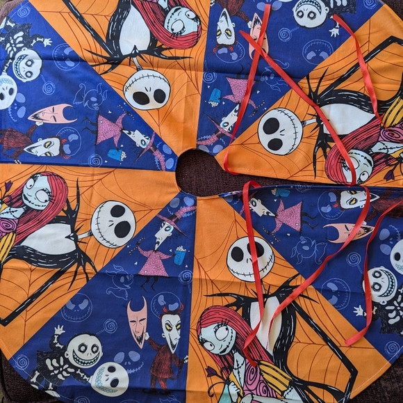 Nwot Disney the nightmare before Christmas 36"  tree skirt - Picture 1 of 4